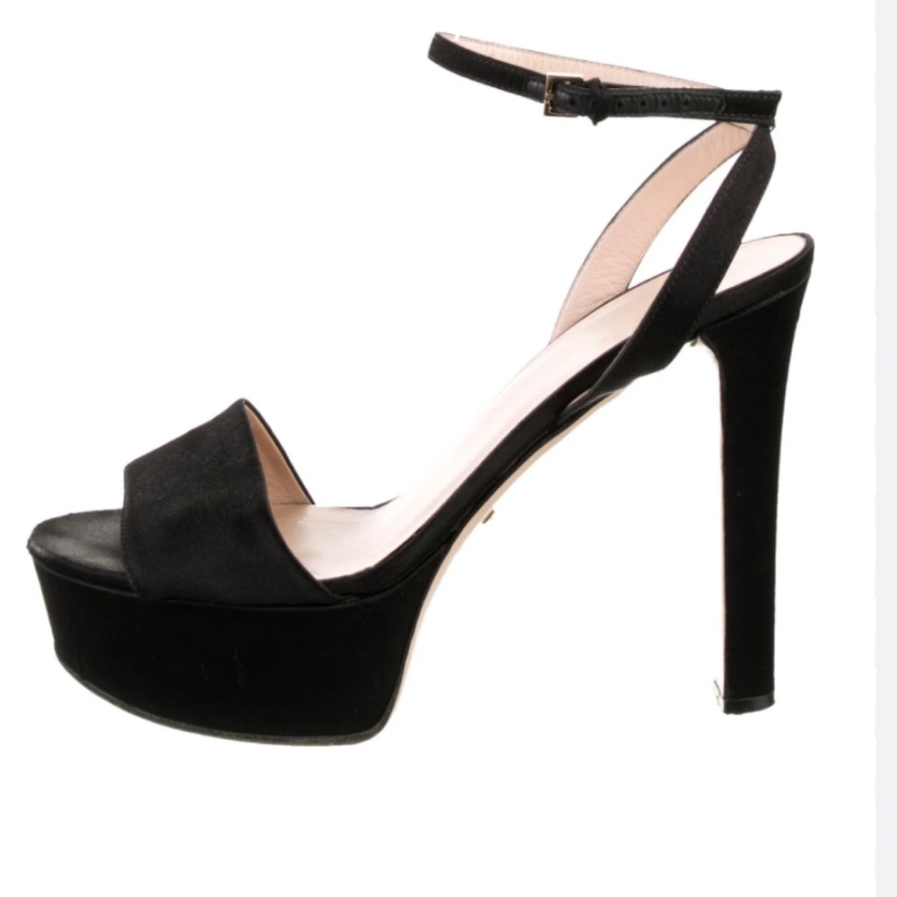 GUCCI Leather platform sandal